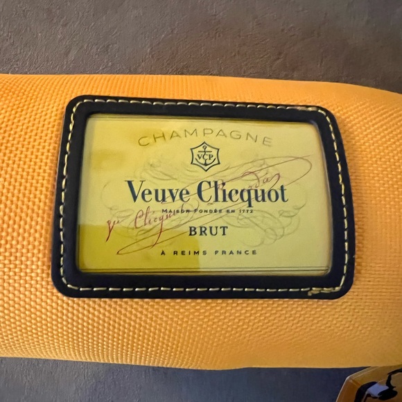 Veuve Clicquot Insulated Ice Jacket- New with Tags - Picture 7 of 14